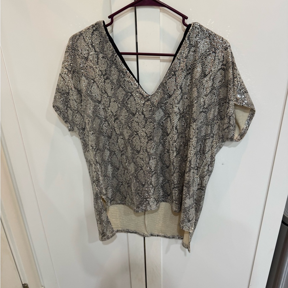 Women's Snake Print V-Neck Top